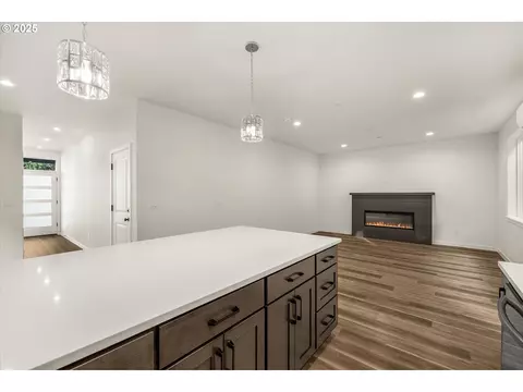 Living - 284 NW Mawrcrest Ave, Gresham, OR 97030 photo 1 of 4