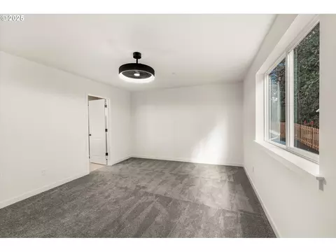 Bedroom - 284 NW Mawrcrest Ave, Gresham, OR 97030 photo 1 of 3