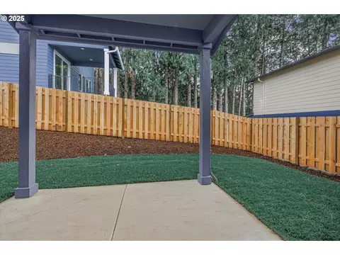 Exterior - 284 NW Mawrcrest Ave, Gresham, OR 97030 photo 6 of 6