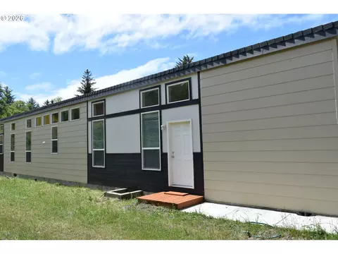 29204 Wallace St #A, Gold Beach, OR 97444