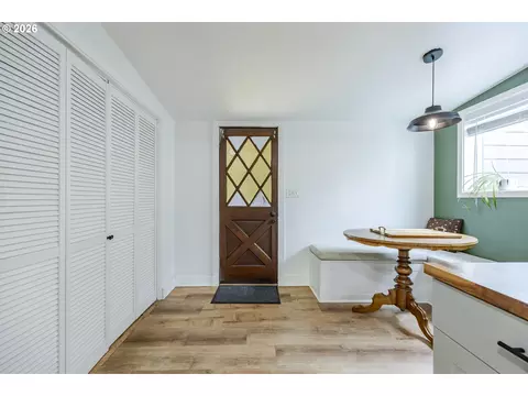 Entry Way - 1362 W 11th Ave, Eugene, OR 97402 photo 5 of 7