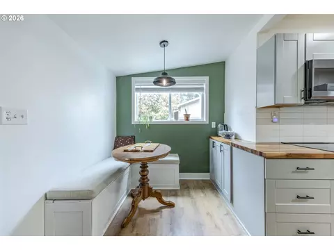 Kitchen - 1362 W 11th Ave, Eugene, OR 97402 photo 8 of 9