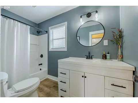 Bath - 1362 W 11th Ave, Eugene, OR 97402 photo 1 of 1