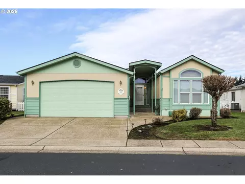 122 Tyson Dr, Cottage Grove, OR 97424