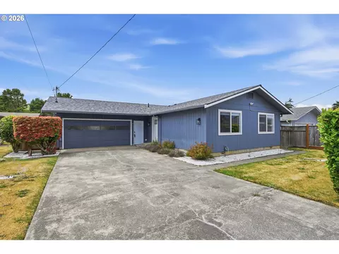 1110 Fenwick St, Coos Bay, OR 97420