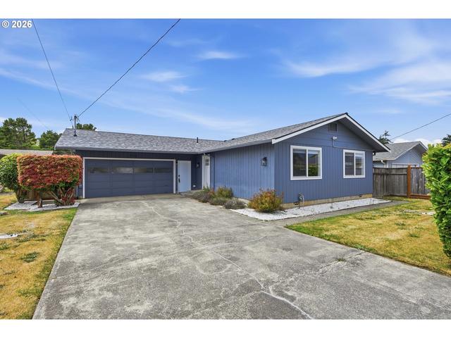 1110 Fenwick St, Coos Bay, OR 97420