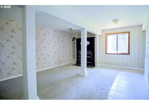 Living - 3102 NW 16th Ave, Camas, WA 98607 photo 5 of 12