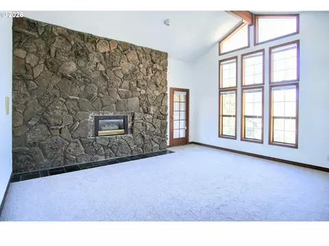 Living - 3102 NW 16th Ave, Camas, WA 98607 photo 4 of 12