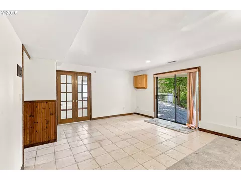 Living - 3102 NW 16th Ave, Camas, WA 98607 photo 10 of 12
