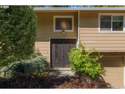 1947 SE Meadow Ct, Gresham, OR 97080 photo 2