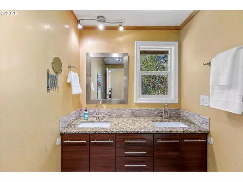 1947 SE Meadow Ct, Gresham, OR 97080 photo 20