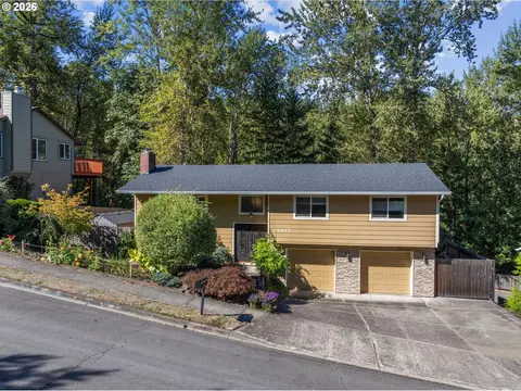 1947 SE Meadow Ct, Gresham, OR 97080 photo 1