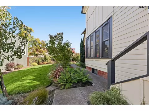 Exterior - 436 Lincoln St, Eugene, OR 97401 photo 13 of 14