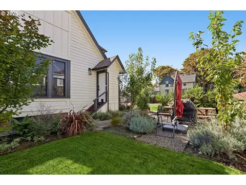 Exterior - 436 Lincoln St, Eugene, OR 97401 photo 4 of 14