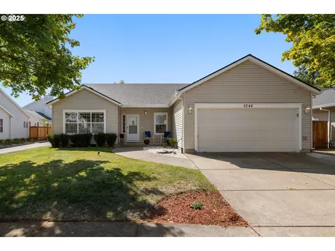 5744 SE Popes Pl, Hillsboro, OR 97123
