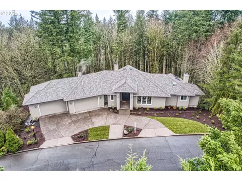 13935 NW Glendoveer Dr, Portland, OR 97231