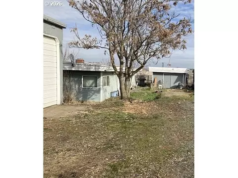 40 NE Mount Hebron Dr, Pendleton, OR 97801