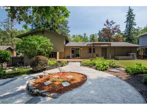 2670 E Windsor Cir, Eugene, OR 97405 photo 35
