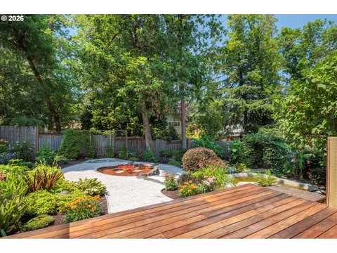 2670 E Windsor Cir, Eugene, OR 97405 photo 31
