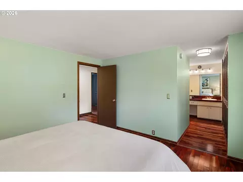 2670 E Windsor Cir, Eugene, OR 97405 photo 15