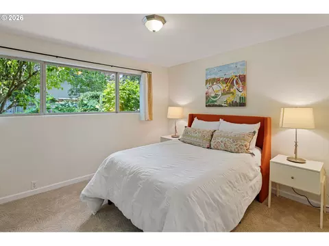 2670 E Windsor Cir, Eugene, OR 97405 photo 26
