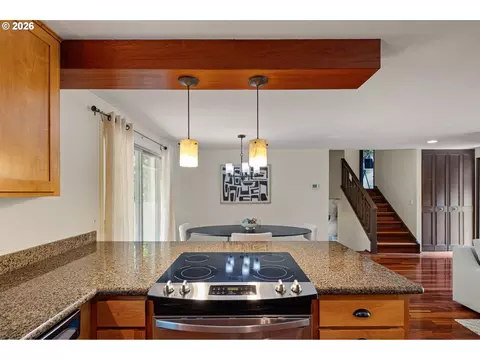2670 E Windsor Cir, Eugene, OR 97405 photo 11