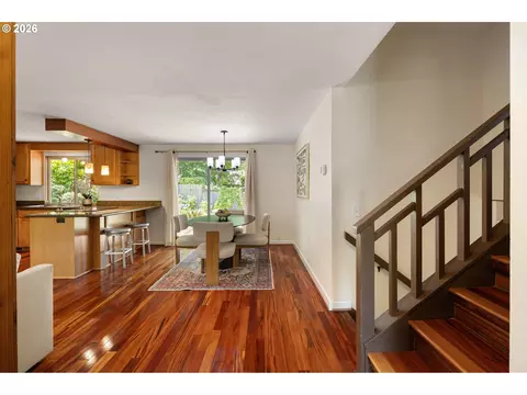 2670 E Windsor Cir, Eugene, OR 97405 photo 3