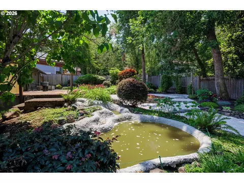 2670 E Windsor Cir, Eugene, OR 97405 photo 38