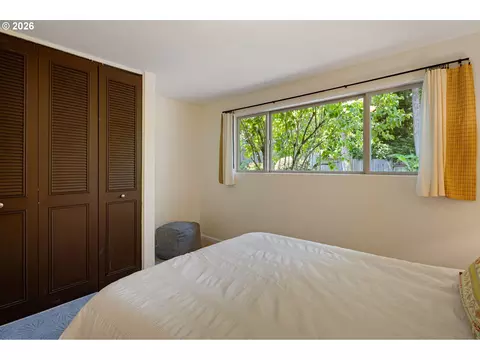 2670 E Windsor Cir, Eugene, OR 97405 photo 27