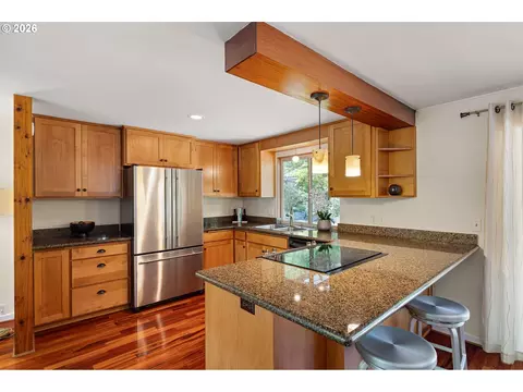 2670 E Windsor Cir, Eugene, OR 97405 photo 7