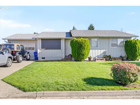 315 Columbia Loop Rd, Roseburg, OR 97471