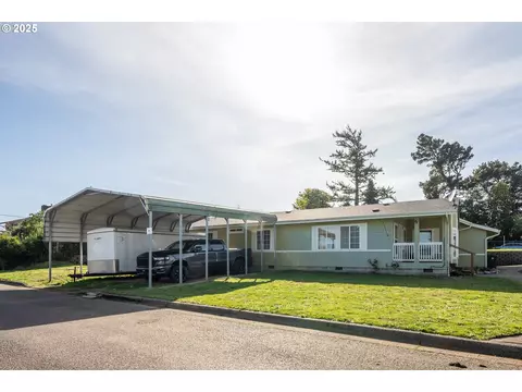3104 Cedar St, North Bend, OR 97459