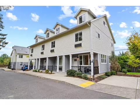 116 NE 109th Ave #A5, Portland, OR 97220