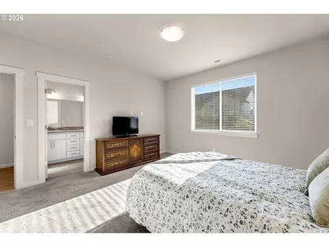 Bedroom - 8643 N Wright St, Camas, WA 98607 photo 4 of 7