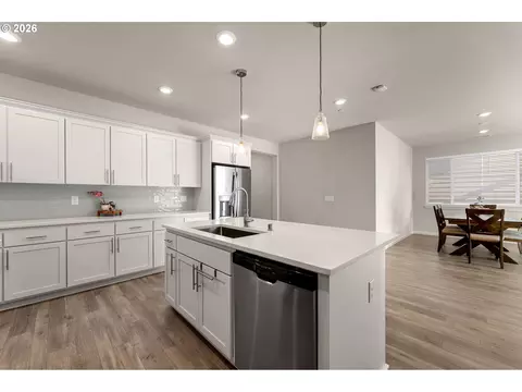 Kitchen - 8643 N Wright St, Camas, WA 98607 photo 10 of 11