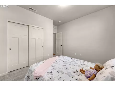 Bedroom - 8643 N Wright St, Camas, WA 98607 photo 6 of 7