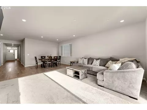 Living - 8643 N Wright St, Camas, WA 98607 photo 3 of 3