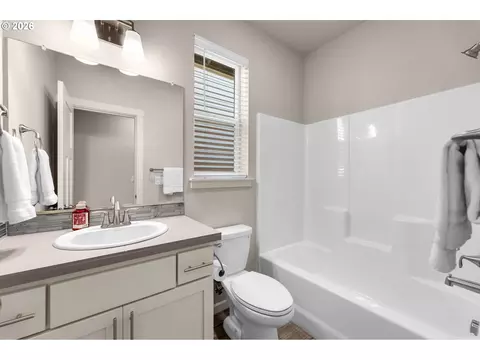 Bath - 8643 N Wright St, Camas, WA 98607 photo 3 of 3
