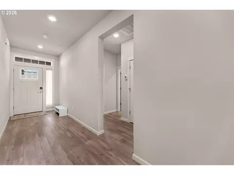 Entry Way - 8643 N Wright St, Camas, WA 98607 photo 2 of 3