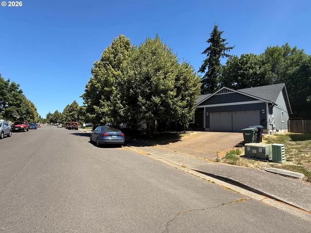 851 Griffin Dr, Monmouth, OR 97361
