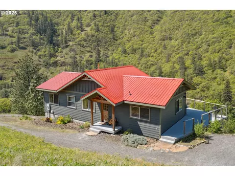 28 Suz Ridge Rd, Lyle, WA 98635