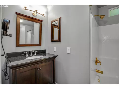 Bath - 29408 SE Stone Rd, Gresham, OR 97080 photo 2 of 2