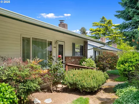 1031 NE 90th Ave #C, Portland, OR 97220