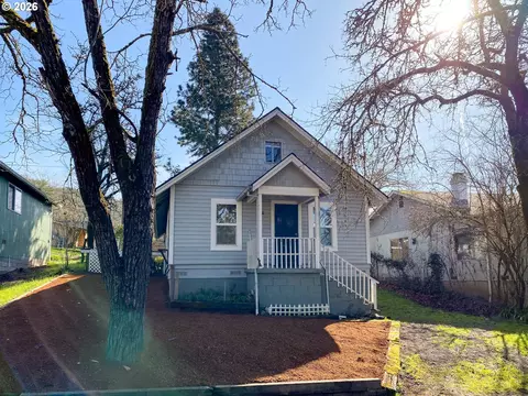 1747 SE Kane St, Roseburg, OR 97470