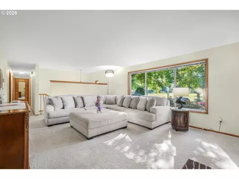 470 NW Bella Vista Dr, Gresham, OR 97030 photo 6