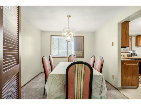 470 NW Bella Vista Dr, Gresham, OR 97030 photo 7