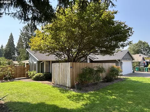 614 E Mountainview Dr, Newberg, OR 97132