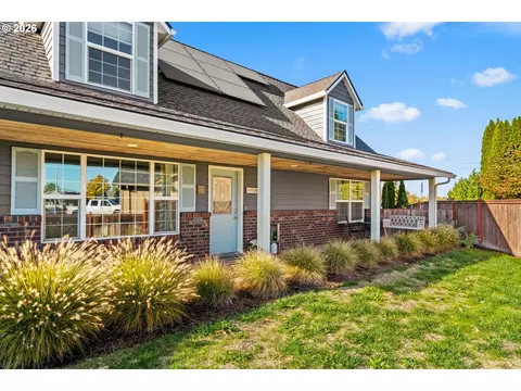 1898 Iron Horse Rd, Eugene, OR 97402