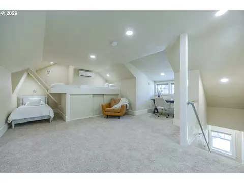 Bedroom - 1545 Villard St, Eugene, OR 97403 photo 1 of 10