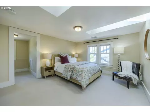 Bedroom - 1545 Villard St, Eugene, OR 97403 photo 6 of 10